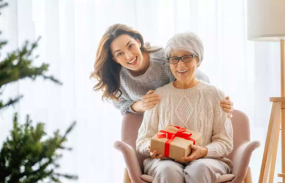 How to Meet a Senior’s Needs During the Holidays and Signs They Need Extra Support